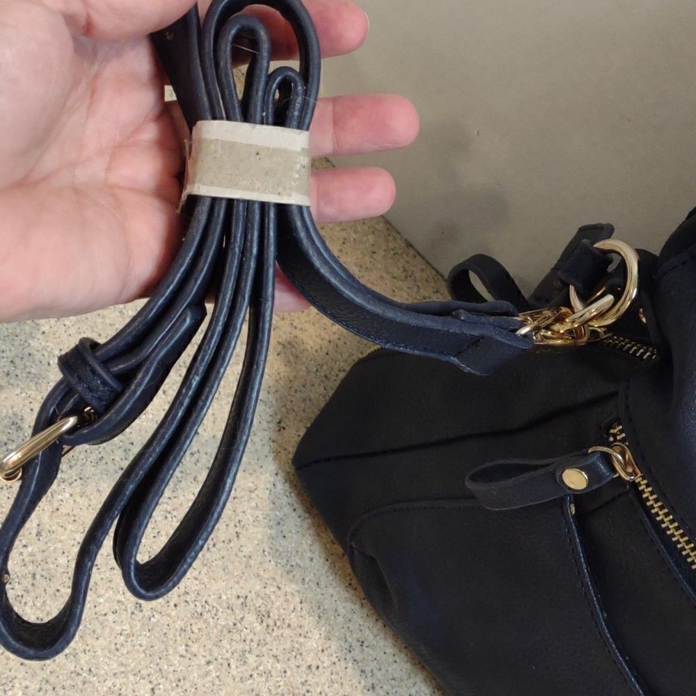 Coco and Carmen Navy Vegan Purse NWT - Picture 6 of 12